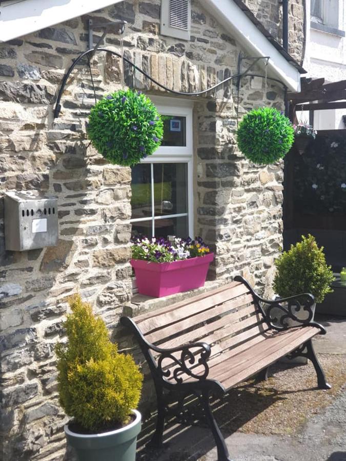 The White Hart Inn Llandeilo Exterior foto