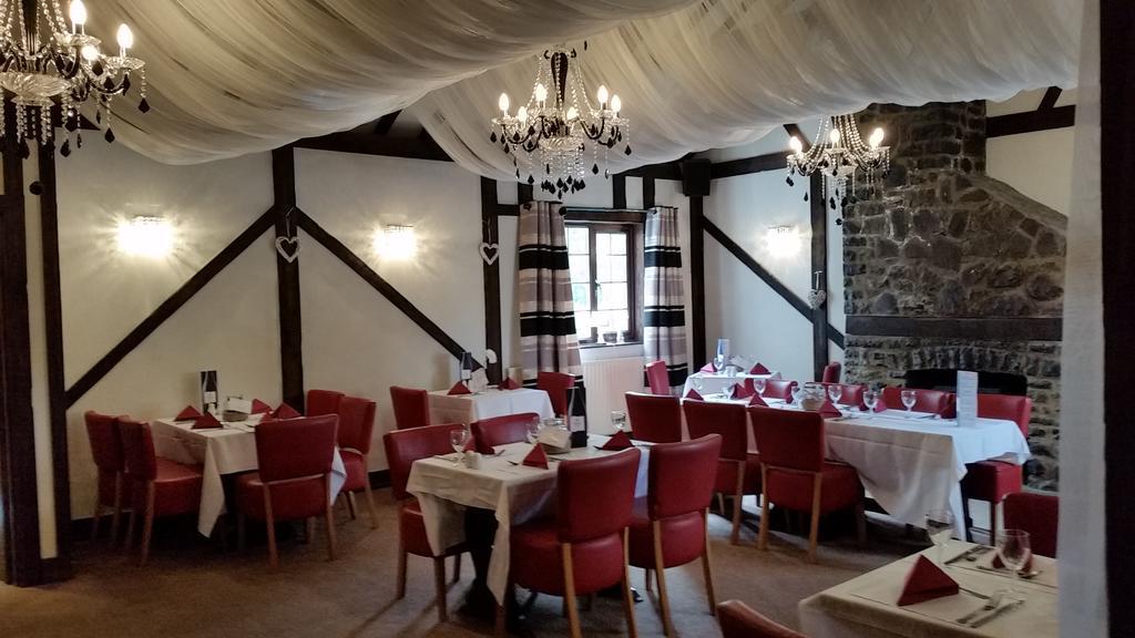 The White Hart Inn Llandeilo Exterior foto